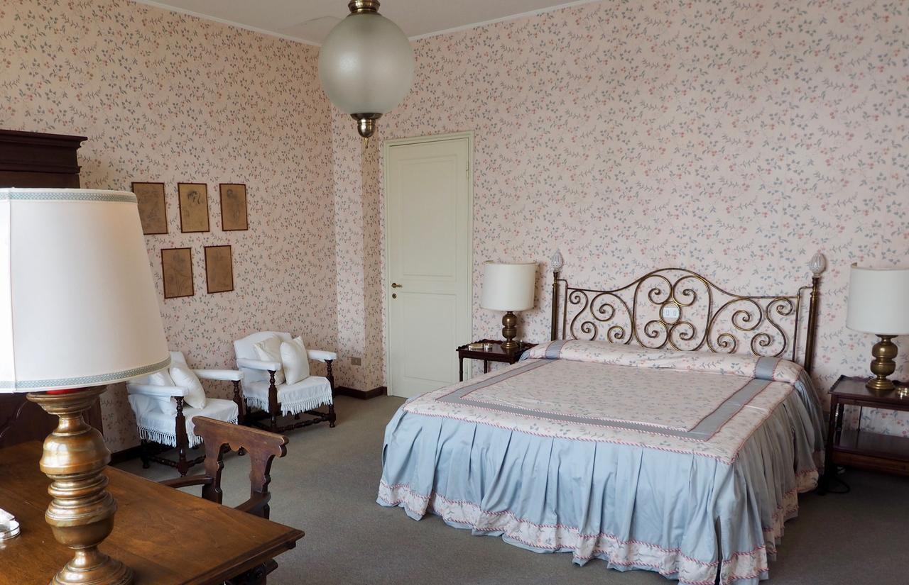 Casa Mondadori Bed and Breakfast Meina Esterno foto